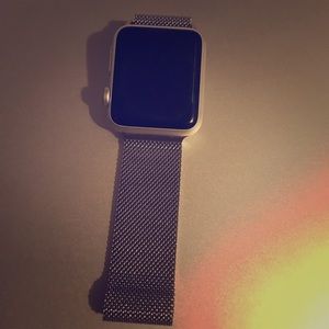 Apple Watch (7000 series) with Milanese Loop Band